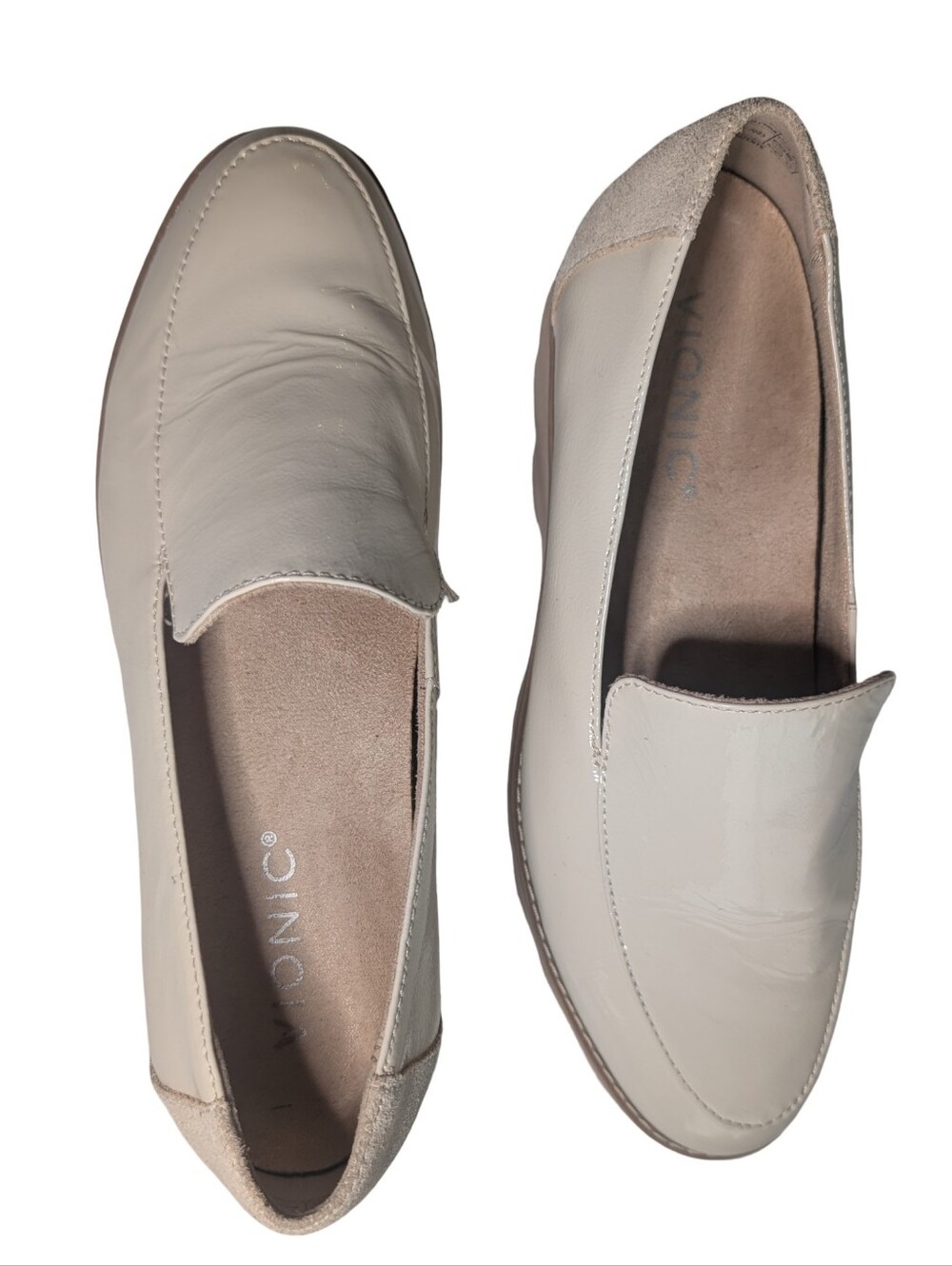 Vionic Kensley slip-on loafers cream patent leather finish Size 6